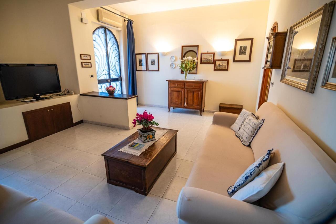 Apartmán Courrier-House Aci Castello Exteriér fotografie